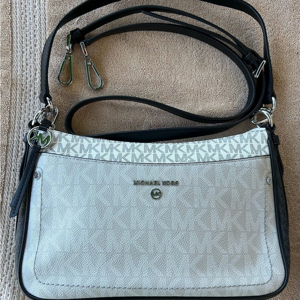 Michael Kors Women's Jet Set Charm Pochette Crossbody Bag